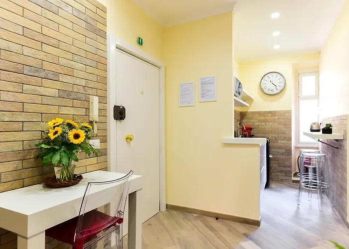Domus Regina Colosseo Апартаменты *