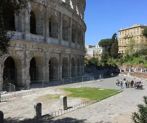 Domus Regina Colosseo Апартаменты Рим